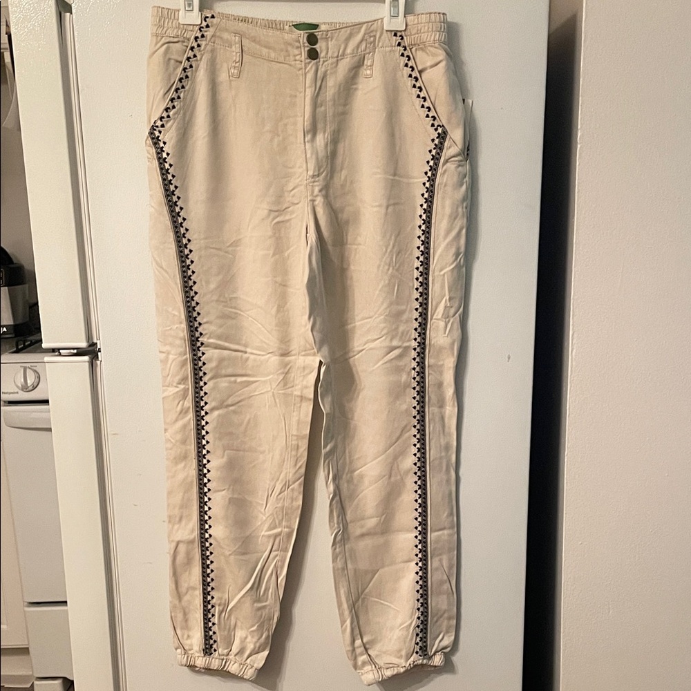 Anthropologie NWT Small Cream Pants‎ with design